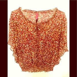 🌸Pure Energy Gently Worn Top🌸